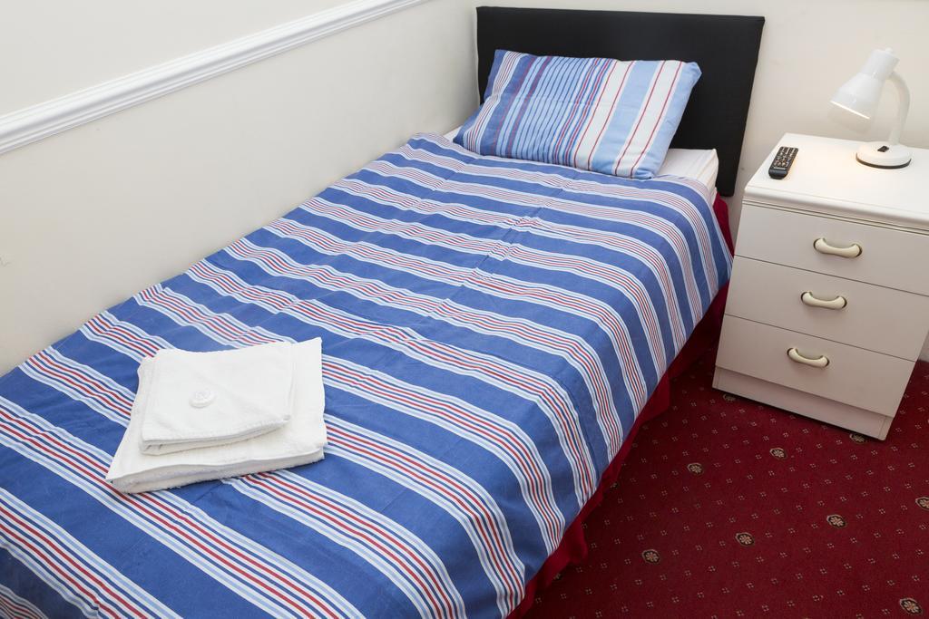 Southend Guest House - Close To Beach, Train Station & Southend Airport Pokój zdjęcie