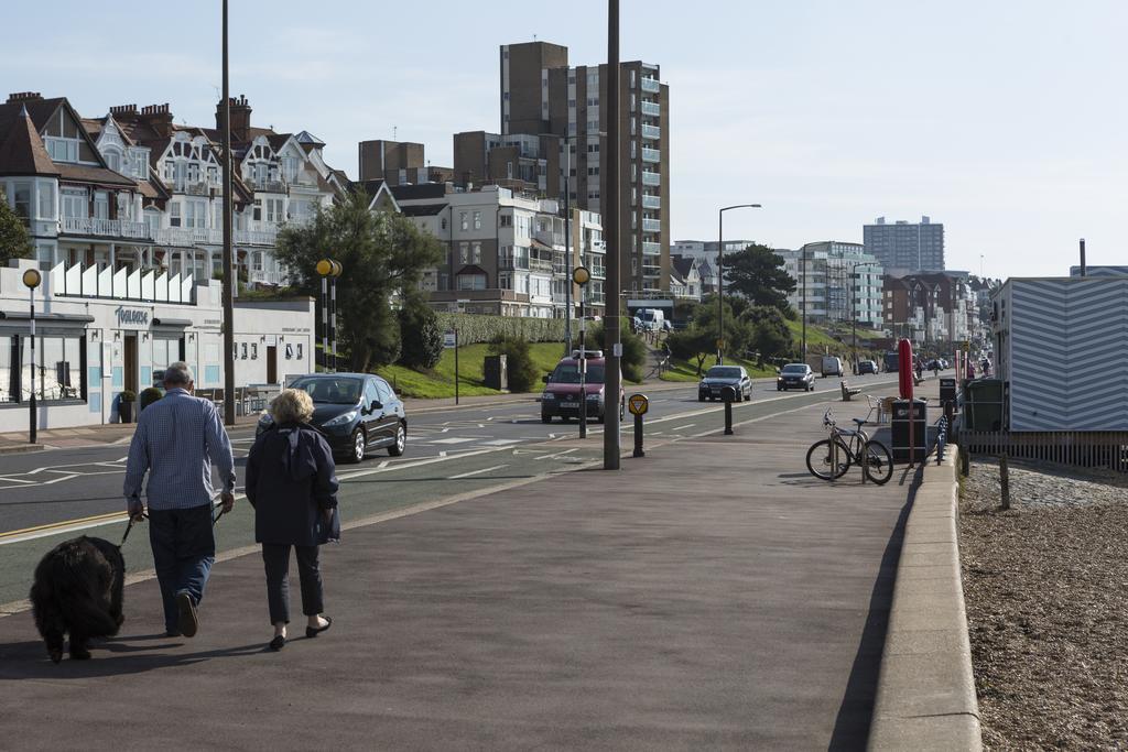 Southend Guest House - Close To Beach, Train Station & Southend Airport Zewnętrze zdjęcie