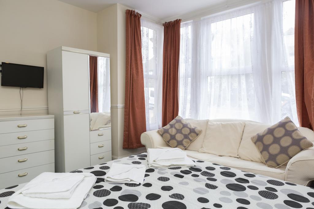 Southend Guest House - Close To Beach, Train Station & Southend Airport Pokój zdjęcie